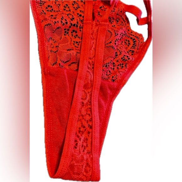 NWOT Lace Cut Out Strappy Red Thong - Medium - Picture 6 of 12